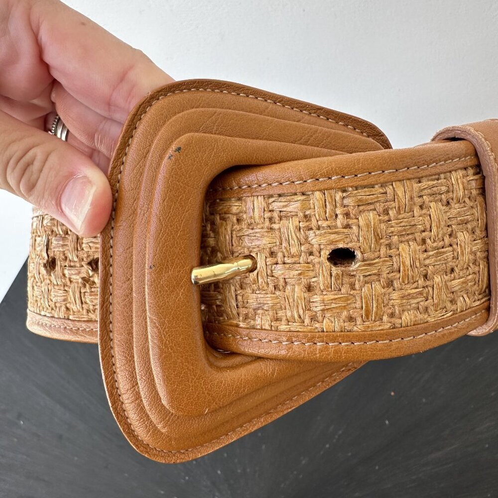 Carlos Falchi leather belt - Picture 2 of 6